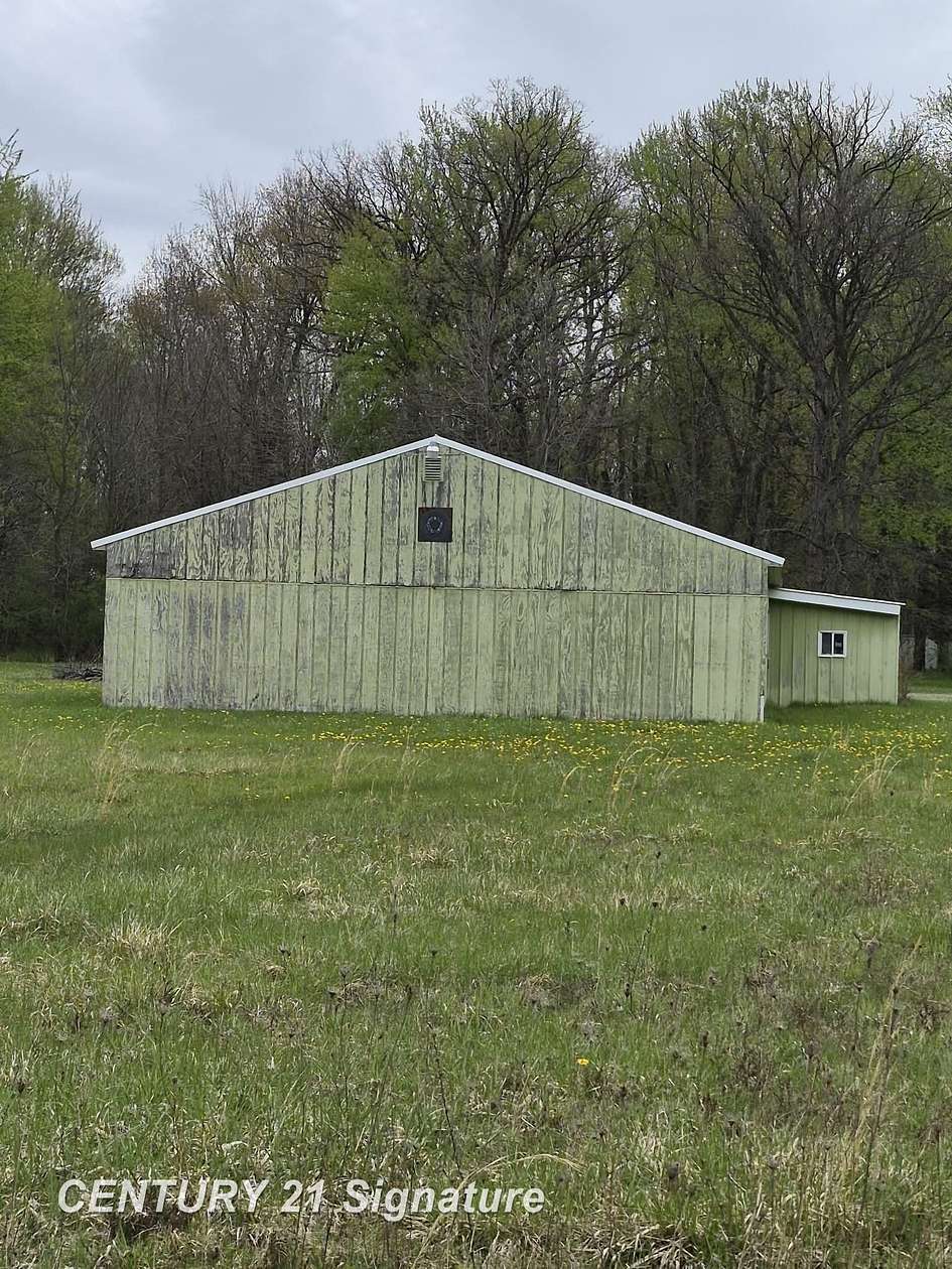 14.6 Acres of Improved Mixed-Use Land for Sale in Birch Run, Michigan