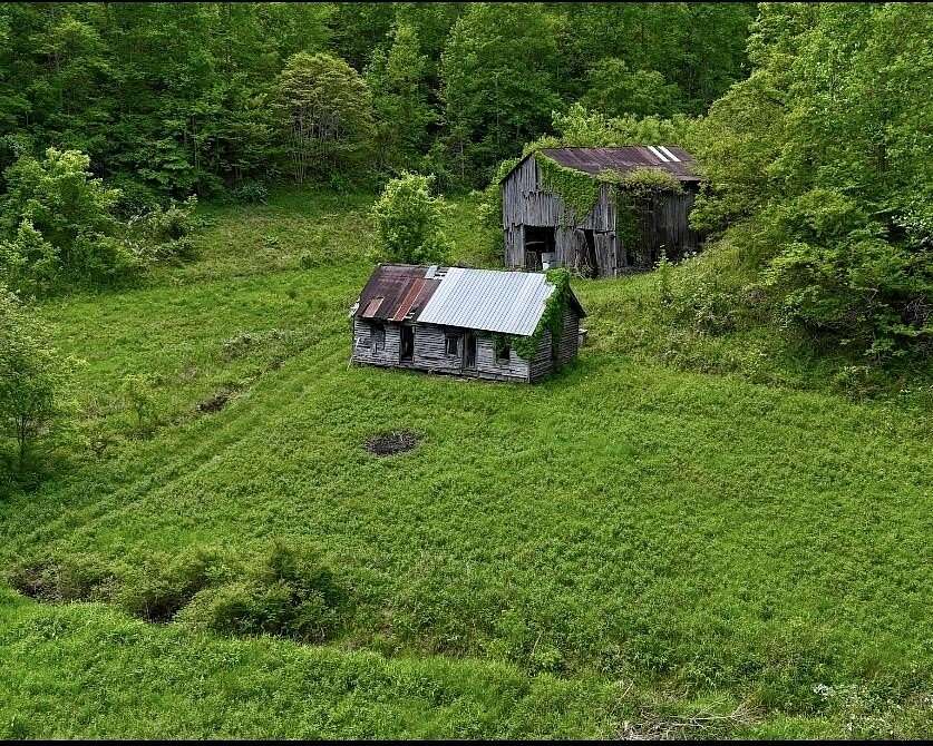 30 Acres of Land for Sale in Manchester, Kentucky