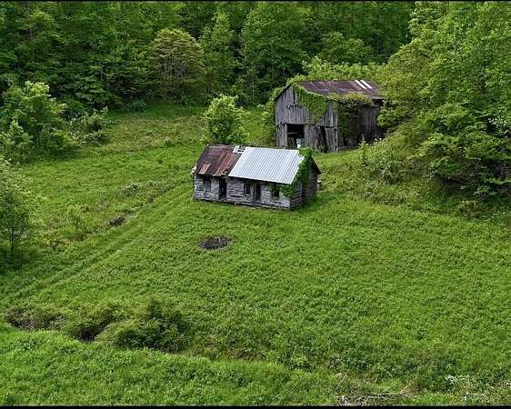 30 Acres of Land for Sale in Manchester, Kentucky