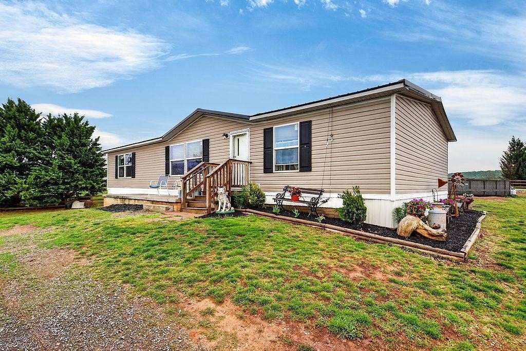 2.25 Acres of Improved Mixed-Use Land for Sale in Grottoes, Virginia