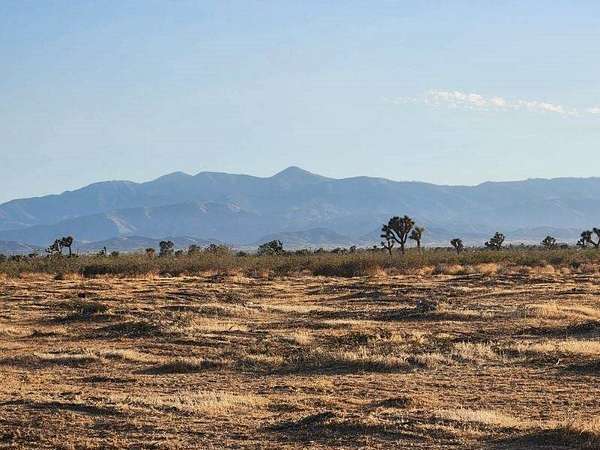 5 Acres of Residential Land for Sale in Victorville, California