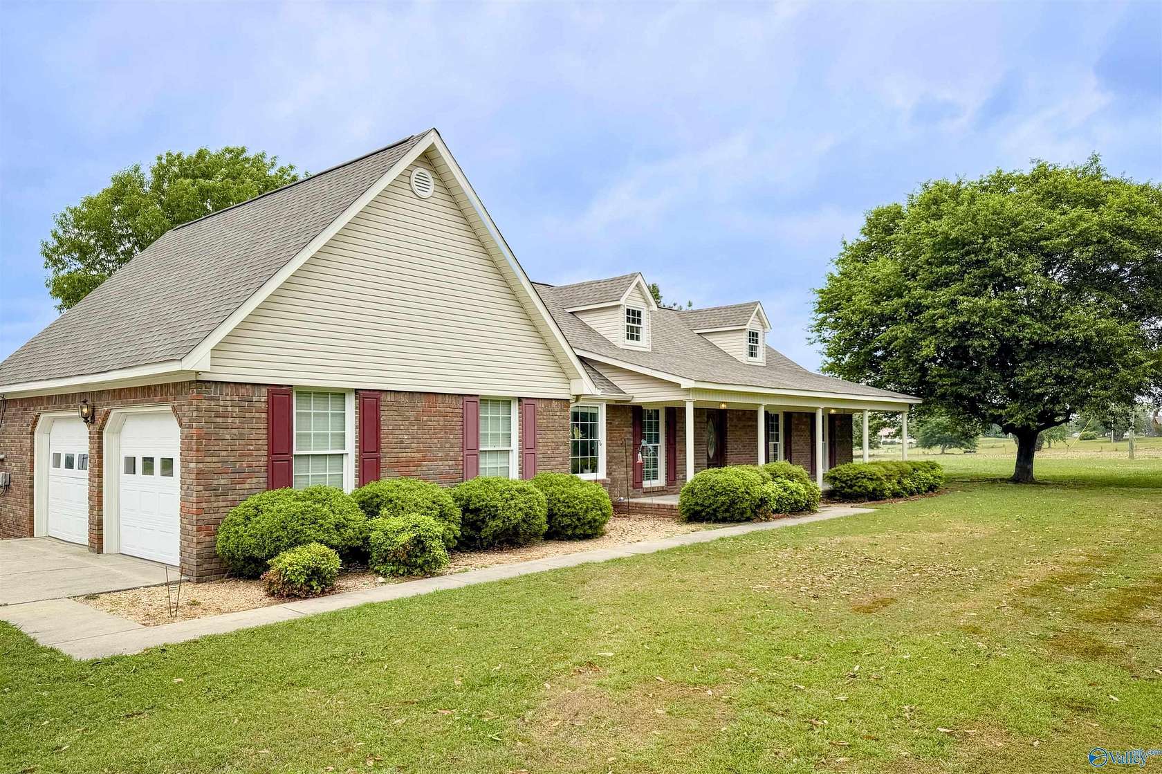 26 Acres of Land with Home for Sale in Hillsboro, Alabama