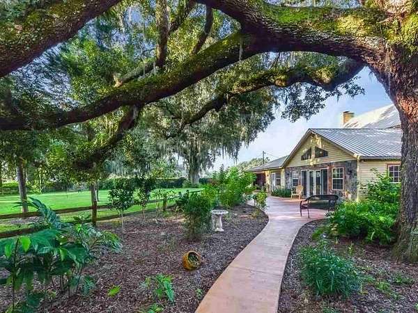 14 Acres of Land with Home for Sale in Trenton, Florida