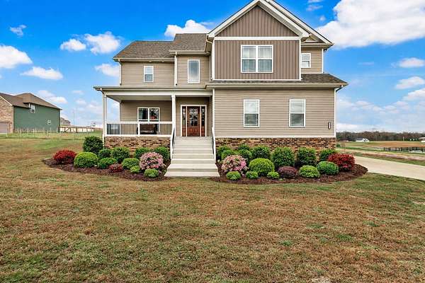1.5 Acres of Land with Home for Sale in Clarksville, Tennessee