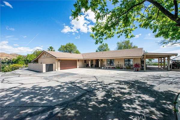 5.16 Acres of Land with Home for Sale in Castaic, California