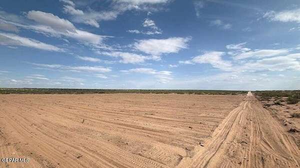 0.89 Acres of Commercial Land for Sale in Horizon City, Texas