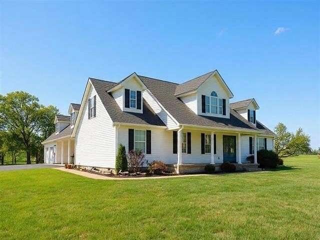 7.12 Acres of Land with Home for Sale in Bowling Green, Kentucky
