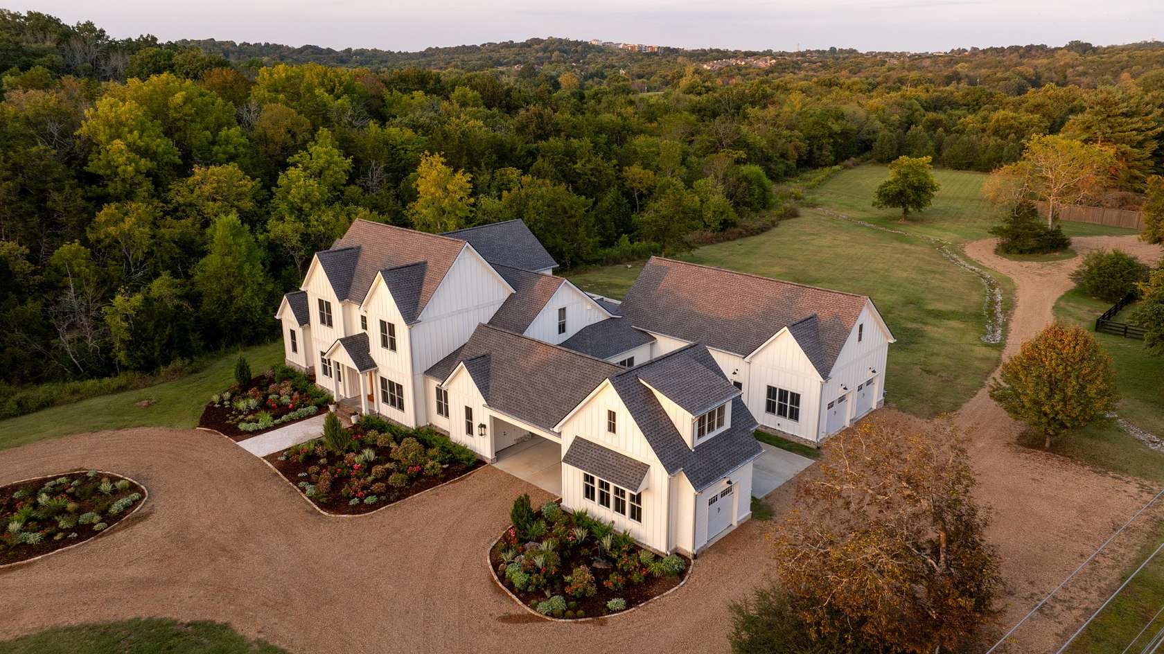 7.78 Acres of Land with Home for Sale in Brentwood, Tennessee