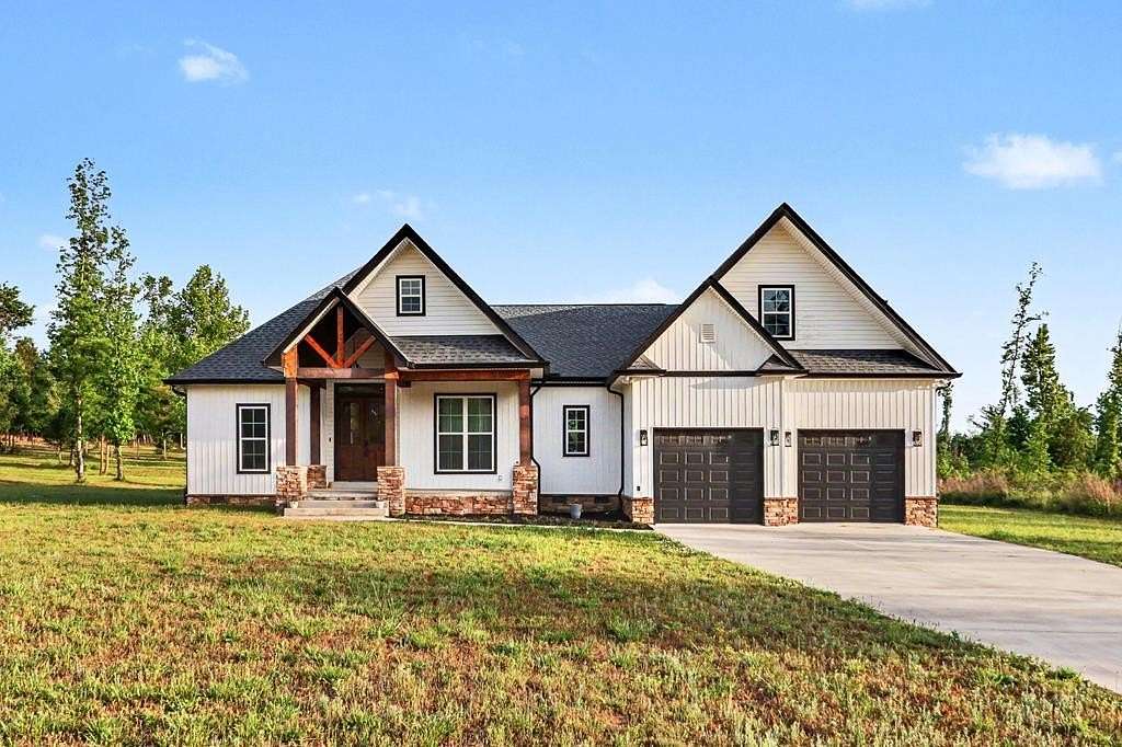 15.5 Acres of Land with Home for Sale in Chatsworth, Georgia