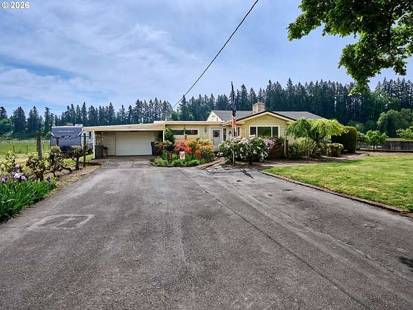7.32 Acres of Land with Home for Sale in Aurora, Oregon