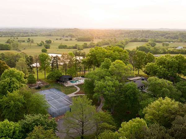 15.5 Acres of Land with Home for Sale in Columbia, Tennessee