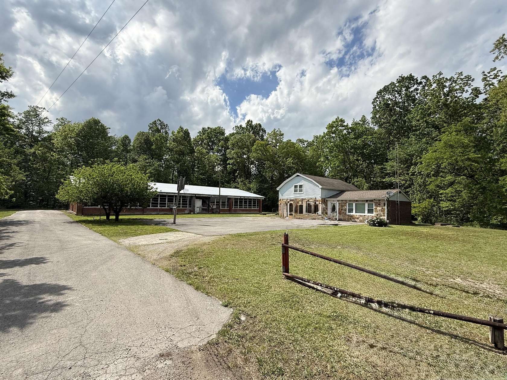 1.7 Acres of Land with Home for Sale in Somerset, Kentucky