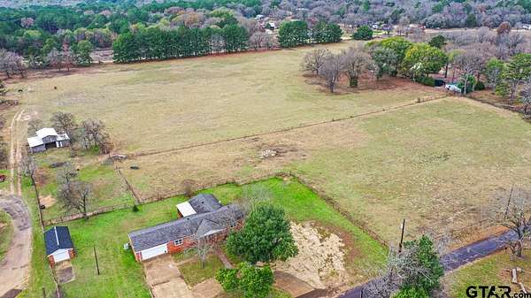 10.5 Acres of Land with Home for Sale in Lindale, Texas