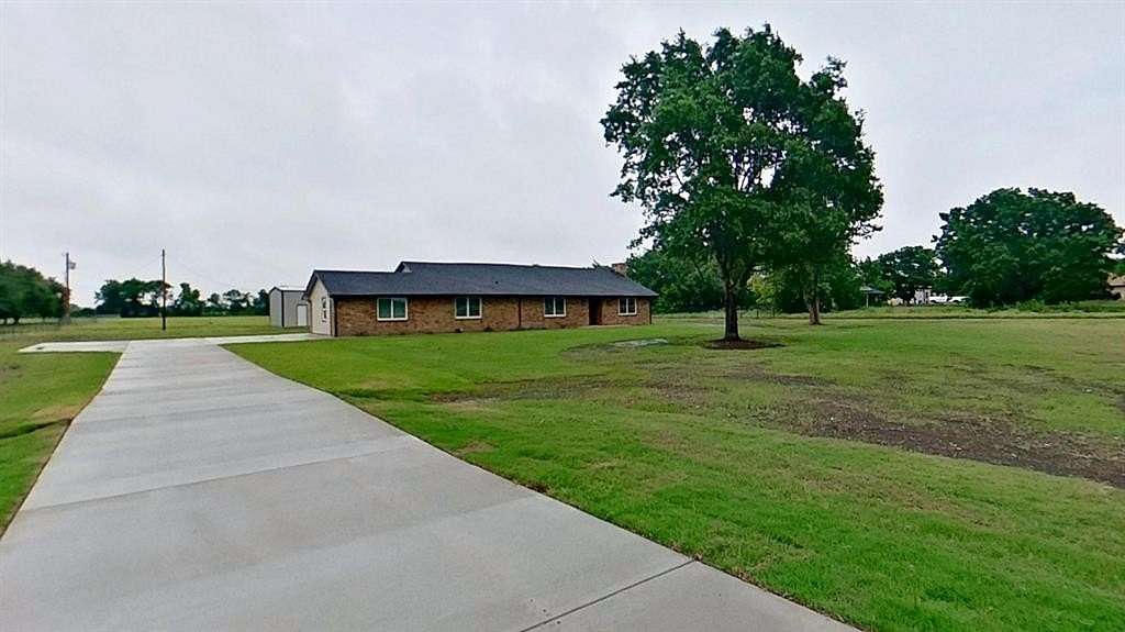 3 Acres of Improved Mixed-Use Land for Sale in Red Oak, Texas