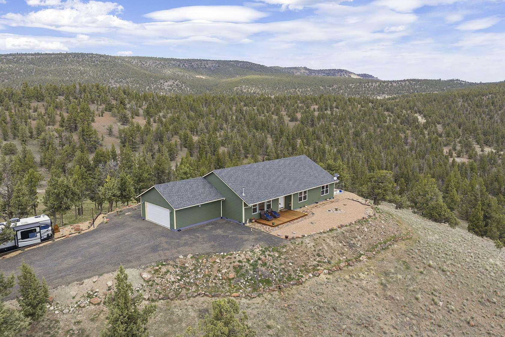 10 Acres of Land with Home for Sale in Prineville, Oregon