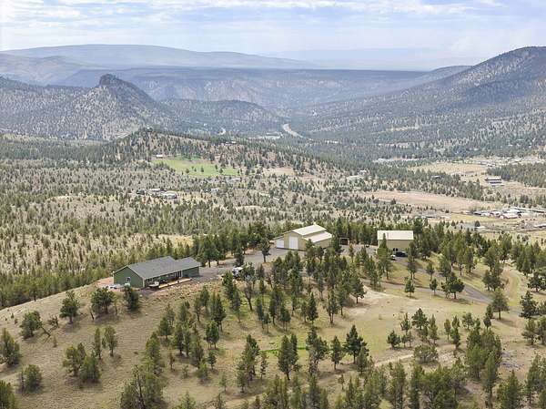 10 Acres of Land with Home for Sale in Prineville, Oregon