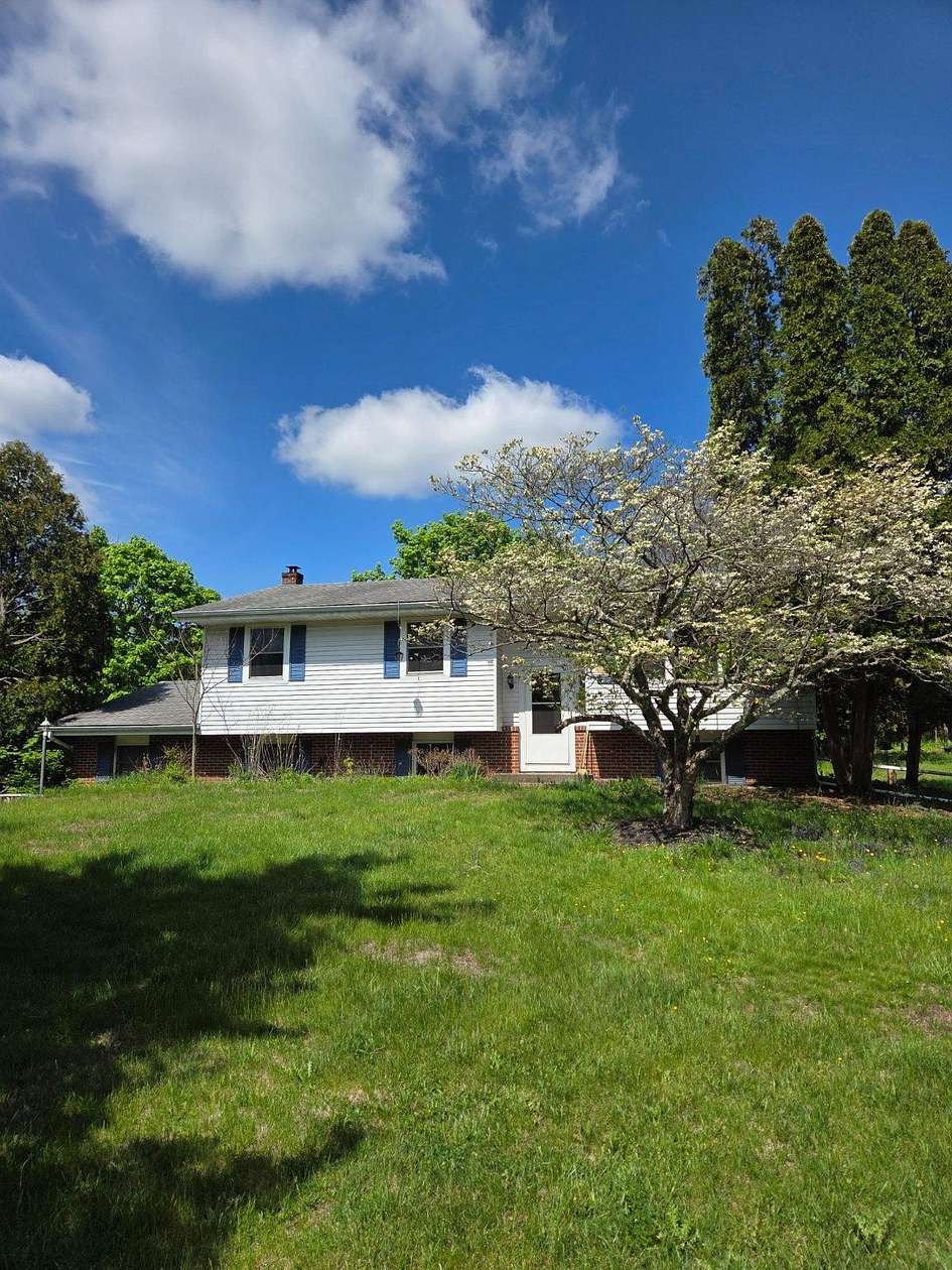 2.29 Acres of Land with Home for Sale in Erwinna, Pennsylvania