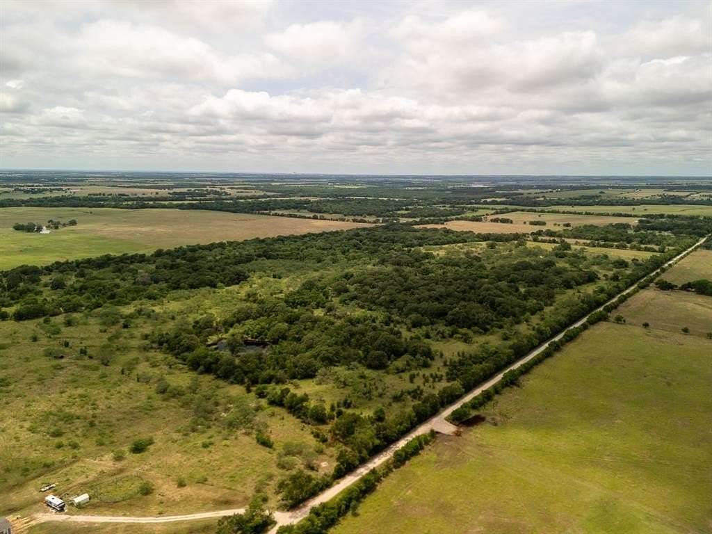 10 Acres of Land for Sale in Riesel, Texas