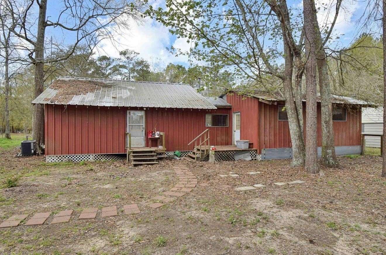 19 Acres of Land with Home for Sale in Warren, Texas