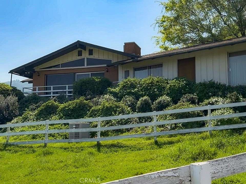 12.2 Acres of Land with Home for Sale in Springville, California