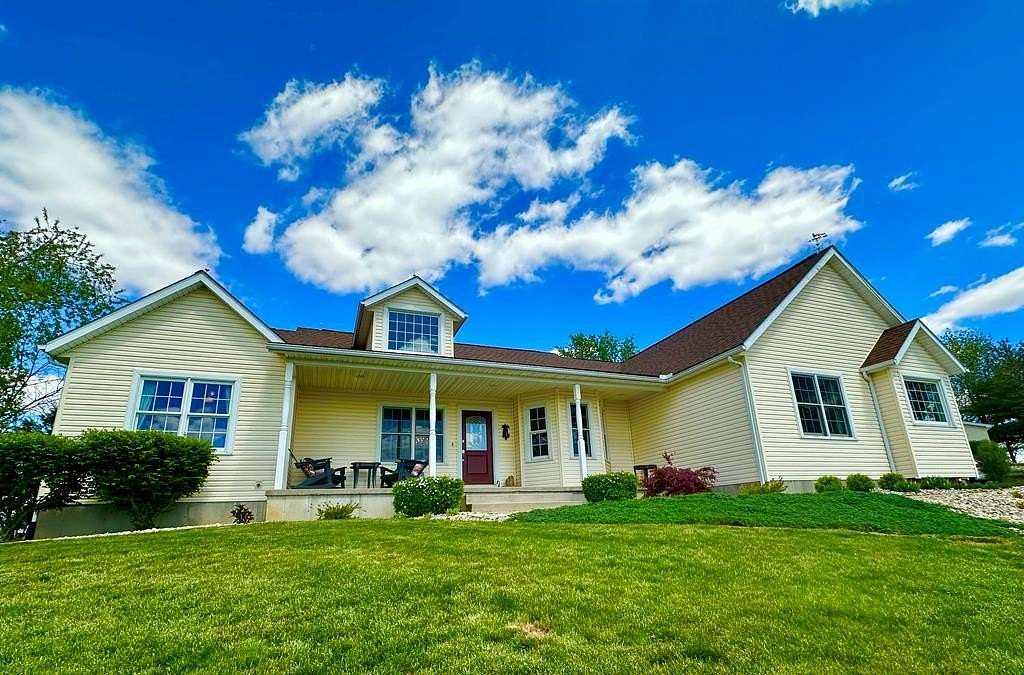 2.5 Acres of Land with Home for Sale in Chillicothe, Ohio