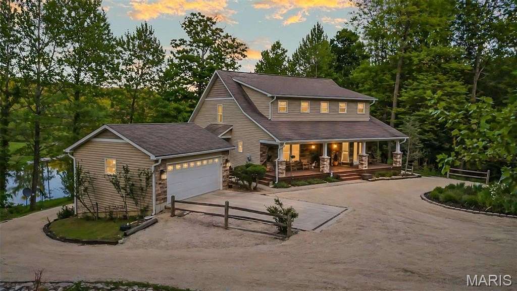 4.29 Acres of Land with Home for Sale in Golden Eagle, Illinois