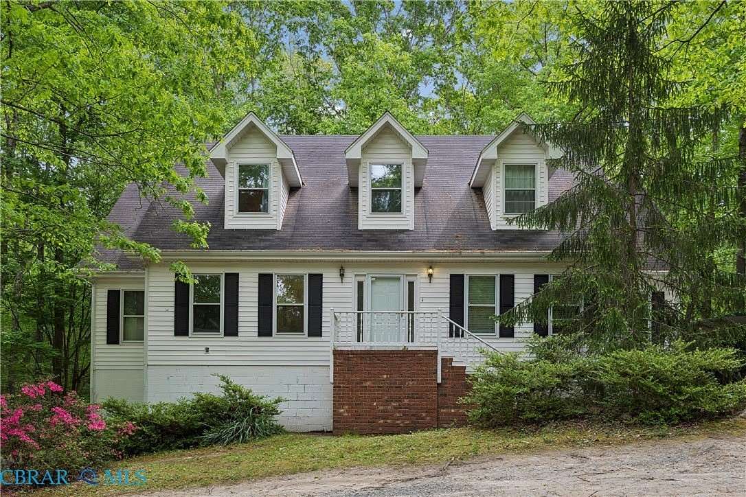 5 Acres of Land with Home for Sale in Gloucester, Virginia