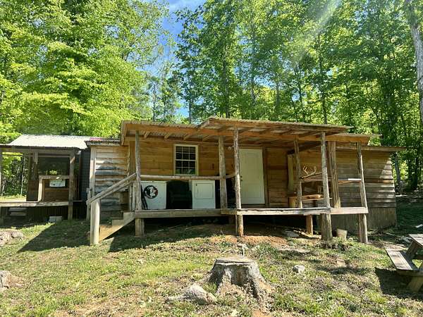 1.5 Acres of Land with Home for Sale in Monticello, Kentucky