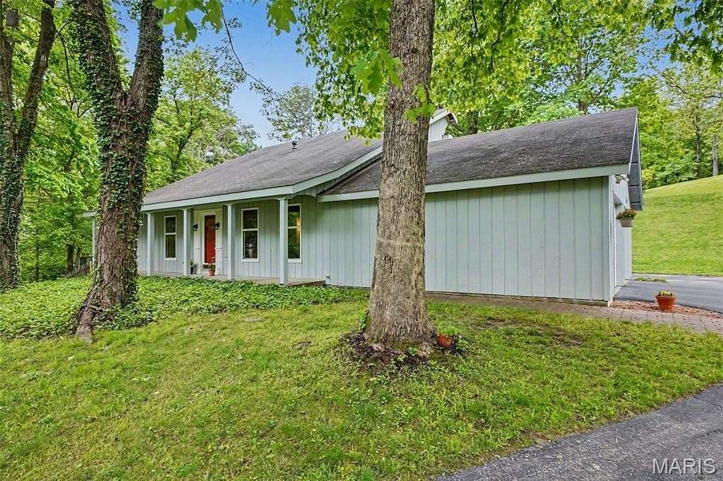 3.5 Acres of Land with Home for Sale in Florissant, Missouri