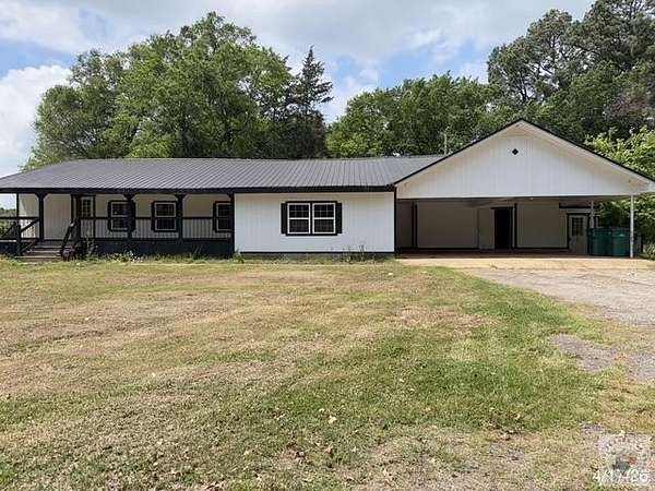 2.59 Acres of Land with Home for Sale in De Kalb, Texas