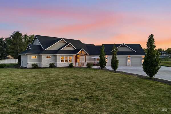 2 Acres of Land with Home for Sale in Caldwell, Idaho