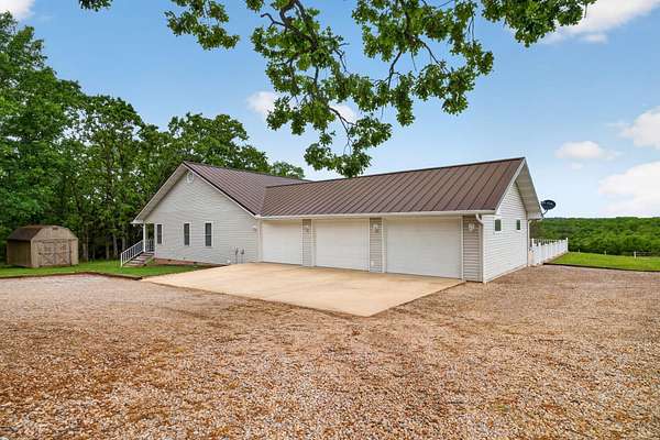 168 Acres of Land with Home for Sale in Gainesville, Missouri