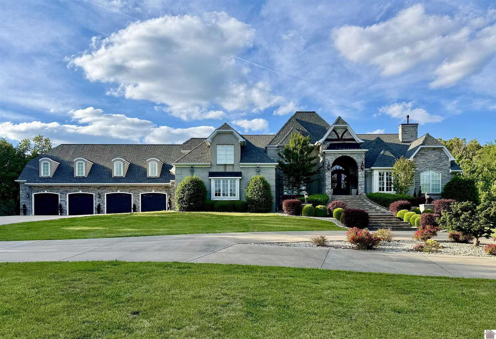 9.24 Acres of Land with Home for Sale in Paducah, Kentucky