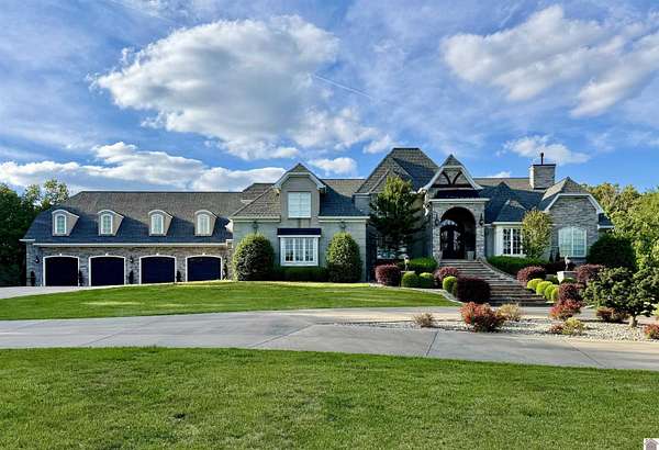 9.24 Acres of Land with Home for Sale in Paducah, Kentucky