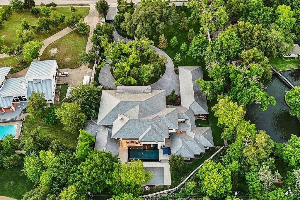 1.79 Acres of Land with Home for Sale in Dallas, Texas