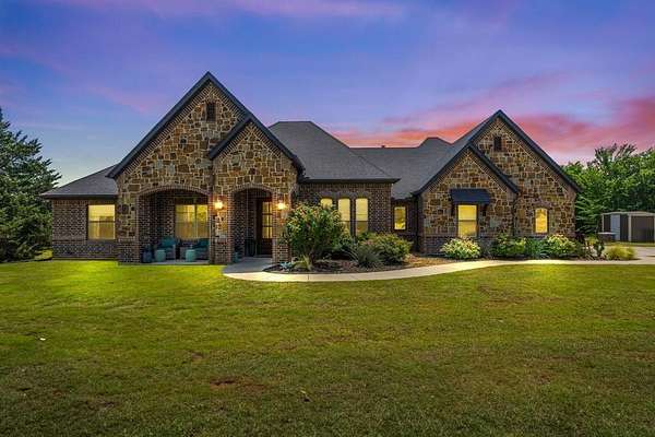 10.3 Acres of Land with Home for Sale in Decatur, Texas