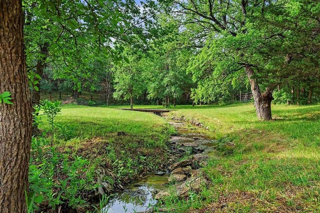 0.84 Acres of Residential Land for Sale in Pottsboro, Texas
