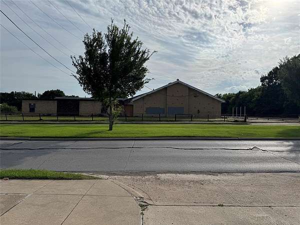 1.84 Acres of Improved Commercial Land for Sale in Dallas, Texas
