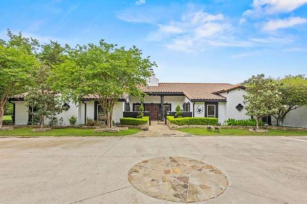 5.73 Acres of Land with Home for Sale in Lucas, Texas