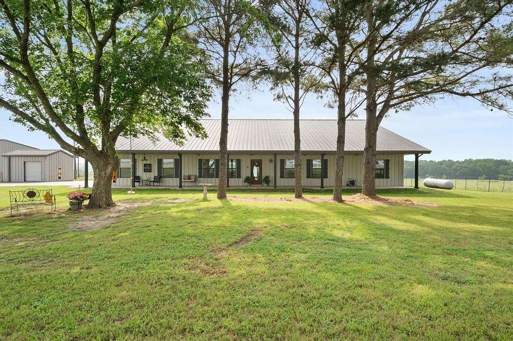 5.7 Acres of Land with Home for Sale in Fairfield, Texas