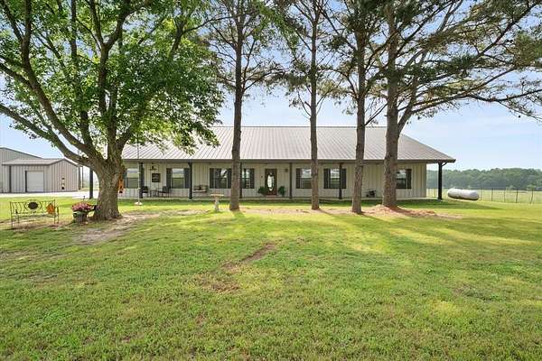 5.7 Acres of Land with Home for Sale in Fairfield, Texas