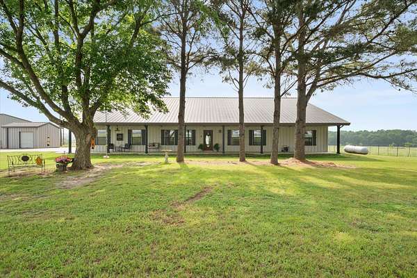 5.7 Acres of Land with Home for Sale in Fairfield, Texas