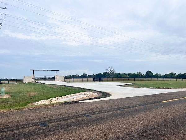13.3 Acres of Land for Sale in Fairfield, Texas