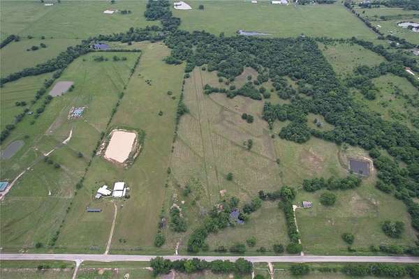 34.1 Acres of Agricultural Land for Sale in Sulphur Springs, Texas