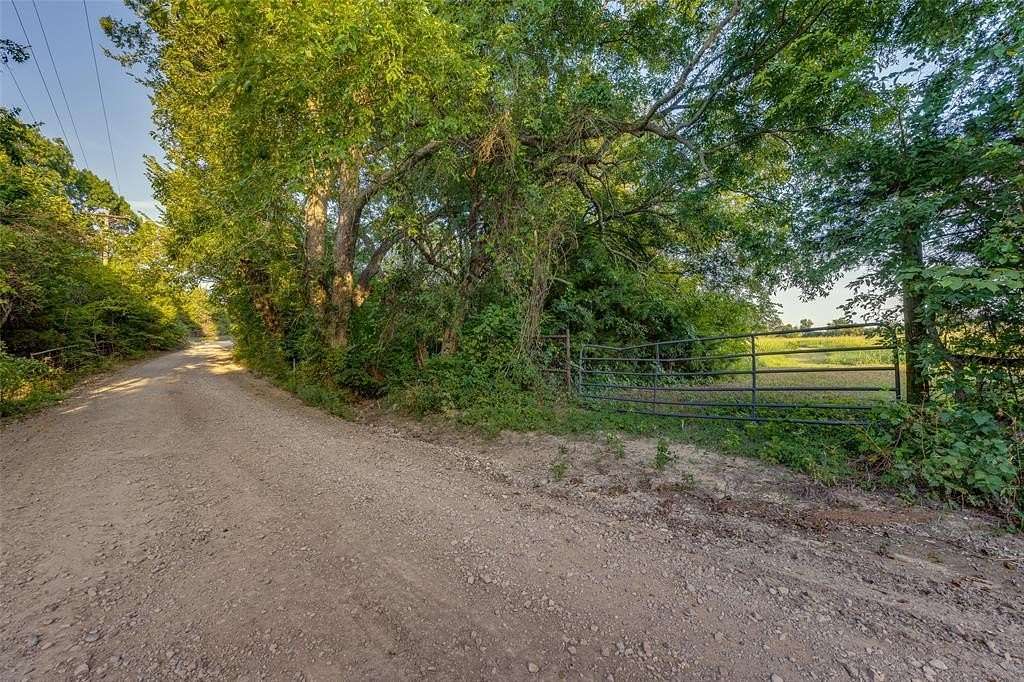 10.7 Acres of Land for Sale in Leonard, Texas
