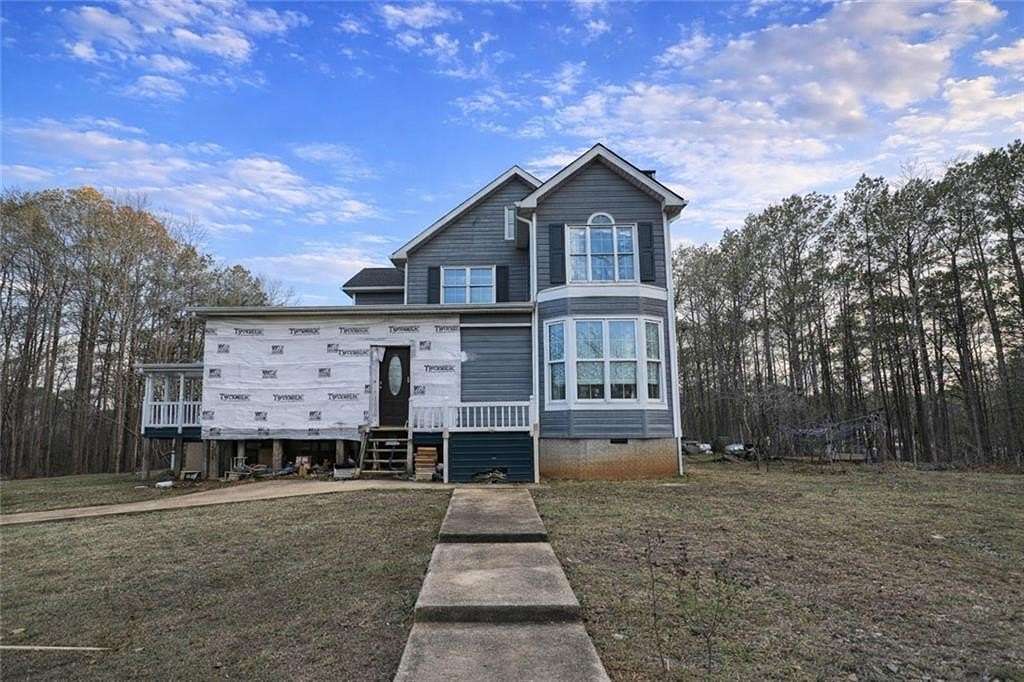 8 Acres of Land with Home for Sale in Stockbridge, Georgia