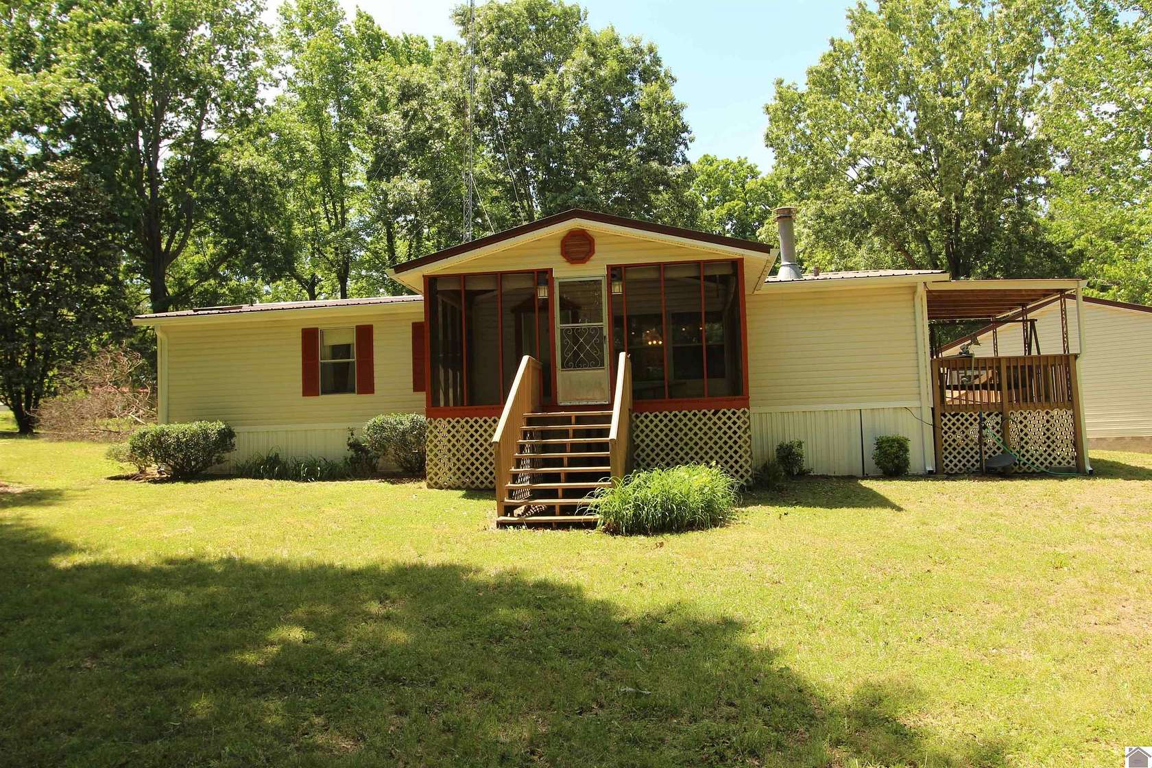 3.2 Acres of Land with Home for Sale in Eddyville, Kentucky