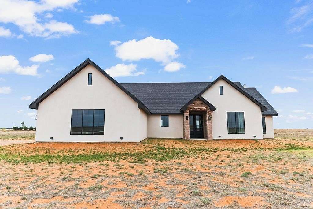 2.14 Acres of Land with Home for Sale in Seminole, Texas
