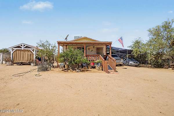 1 Acre of Land with Home for Sale in Tucson, Arizona