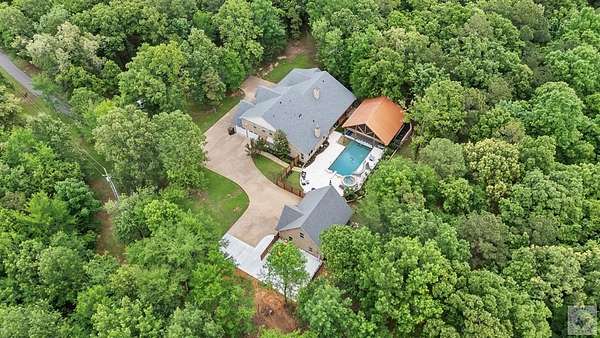 9.19 Acres of Land with Home for Sale in Texarkana, Arkansas